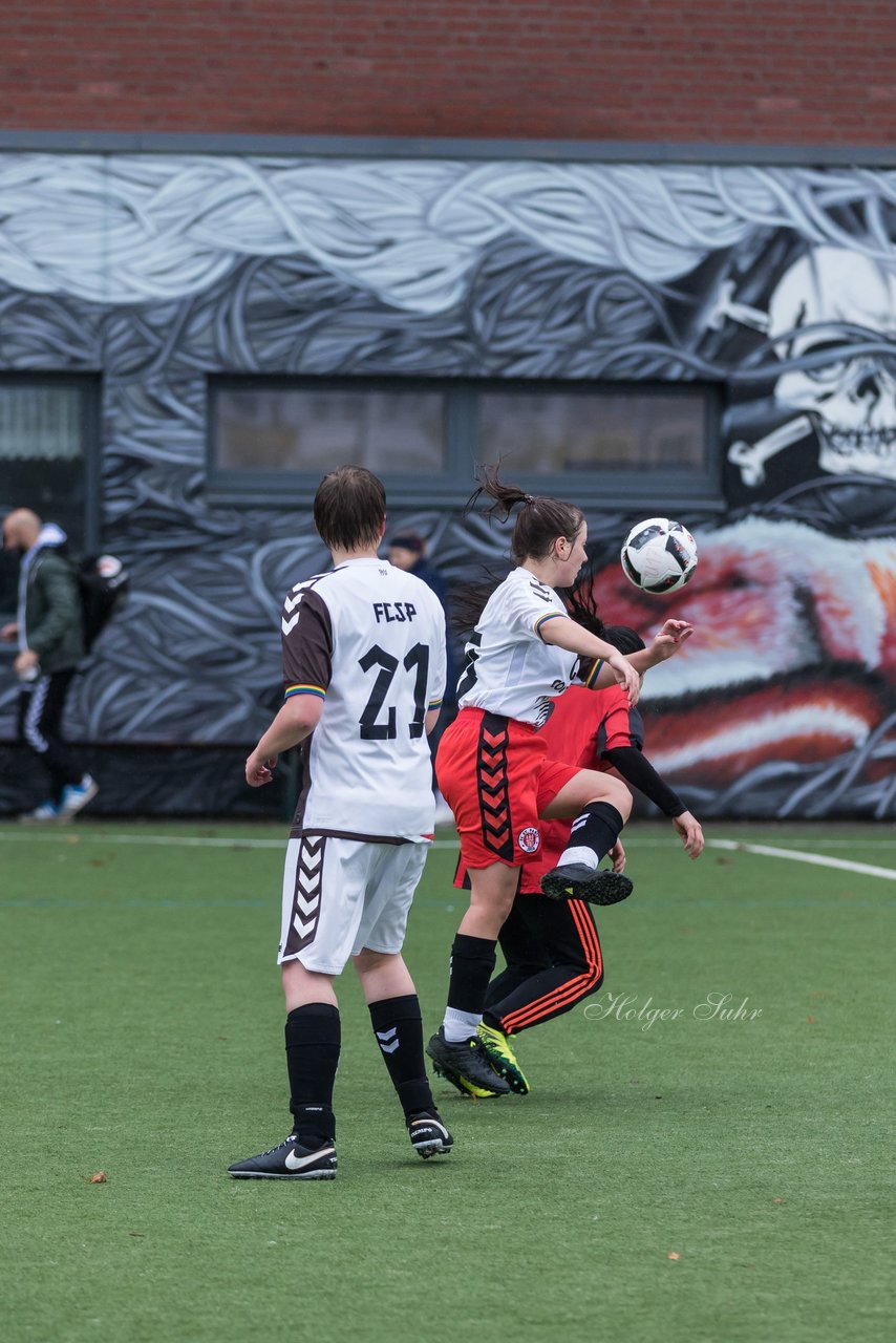 Bild 127 - B-Juniorinnen FC St.Pauli . Braedstrup IF : Ergebnis: 4:1